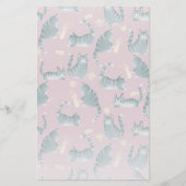 Schlechte graue Tabbattacke klopfen über Briefpapier (Vorderseite)