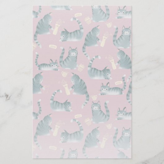 Schlechte graue Tabbattacke klopfen über Briefpapier (Vorderseite)