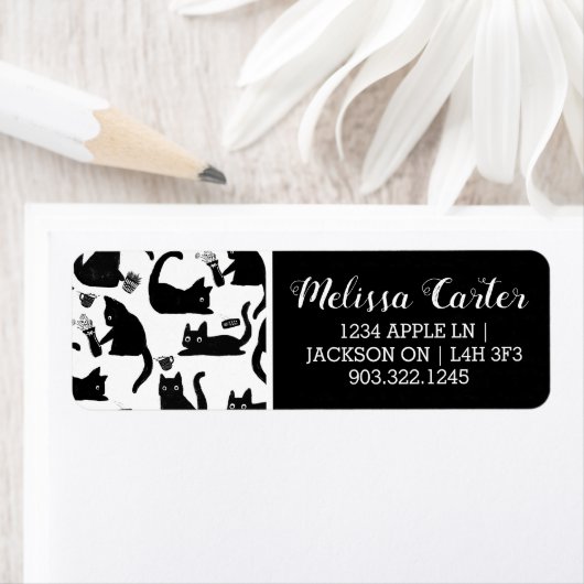 Schlechte Katzen klopfen über (Insitu)