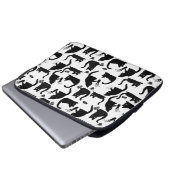 Schlechte Katzen klopfen über Laptopschutzhülle (Vorne Knopf)