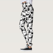 Schlechte Katzen klopfen über Leggings (Links)