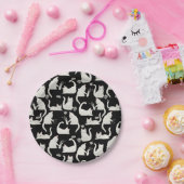 Schlechte Katzen klopfen vorbei, weiße Katzen auf  Pappteller (Party)