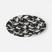 Schlechte Katzen klopfen vorbei, weiße Katzen auf  Pappteller (Schrägansicht)