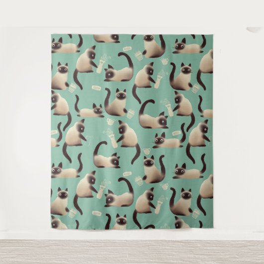 Schlechte siamesische Katzen klopfen über Wandteppich (Vorderseite)