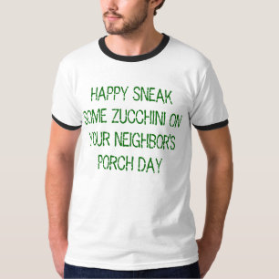 schleichen Sie etwas Zucchini am Portaltag Ihres T-Shirt