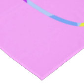 Schleifen auf rosa tischdecke (Schrägansicht)