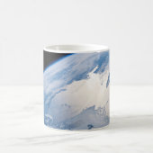 Schlendern Sie vor dem Golf von St. Lawrence in Ka Kaffeetasse (Mittel)