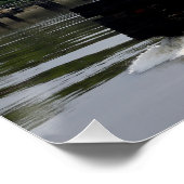 Schlepper am Fluss Poster (Ecke)