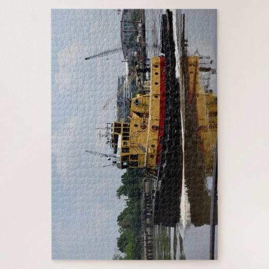 Schlepper am Fluss Puzzle (Vertikal)