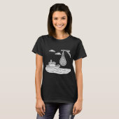 Schlepper neben schwebendem Fischernetz T-Shirt (Vorne ganz)