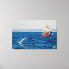 Schleppschiff und Vogel auf Mutiny Bay #2 Leinwanddruck