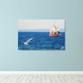 Schleppschiff und Vogel auf Mutiny Bay #2 Leinwanddruck (Insitu (Holzboden))