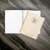 schlicht beige-minimalistisch planer