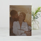 Schlichte, elegante 2 Fotos schick-weiße Hochzeit Einladung (Stehend Vorderseite)