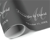 Schlichte graue Monogramm Brautbräuche Geschenkpapier (Rolleneckpunkt)