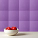 Schlichte Irisweiche lila Fliese<br><div class="desc">Solid Farbe schlichte Iris weiches lila Design.</div>