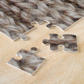 Schlichte Strickstoffe, braune Textur. Puzzle (Seite)