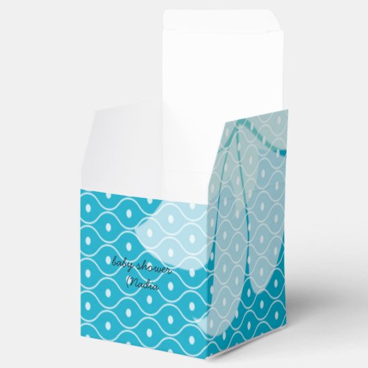 schlichte, weiße Blume Geschenkschachtel (Geöffnet)