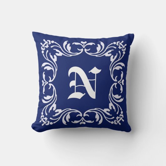 Schlichter blauer Hintergrund | Damask Monogram Kissen (Vorderseite)