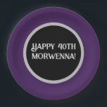 Schlichter Lila Dark Goth Pappteller<br><div class="desc">Ein schlichter,  lila Hintergrund mit einem schwarz-grauen Kreis in der Mitte für Geburtstagsgrüße macht eine klassische Papiertafel,  die mit dem Dark Goth mit Lila Rose Geburtstagsensemble passt.</div>