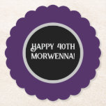 Schlichter Lila Dark Goth Untersetzer<br><div class="desc">Ein schlichter lila Hintergrund,  mit einem schwarz-grauen Kreis in der Mitte für Geburtstagsgrüße,  macht einen klassischen Untersetzer aus Papier mit dem Dark Goth mit Lila Rose Geburtstagsensemble.</div>