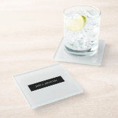 Schlichtes klassisches Minimalistisches Schwarz-We Glasuntersetzer (Schrägansicht)