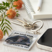 Schließ es ab!_ schlüsselanhänger (Vorderseite rechts)