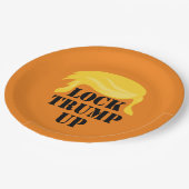 Schließ Trump hoch Pappteller (Schrägansicht)