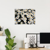 Schließen der weißen, dunklen Blume Poster (Heimbüro)