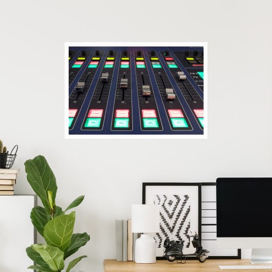 Schließen des Studio-Mischpults Poster (Heimbüro)
