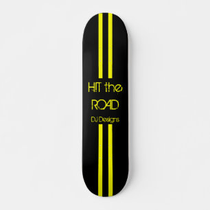 SCHLIESSEN SIE AUF DER STRASSENSCHIFFFAHRT SKATEBOARD