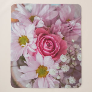 SCHLIESSENDE FOTOGRAFIE VON PINK ROSE SHERPADECKE