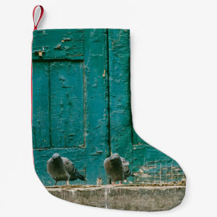SCHLIESSENDES FOTO VON ZWEI GRAUEN SCHWEINEN AUF G KLEINER WEIHNACHTSSTRUMPF