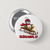 Schlitten - Niedlicher Pinguin im Schnee Button (Vorne & Hinten)