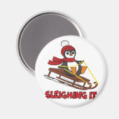 Schlitten - Niedlicher Pinguin im Schnee Magnet (Vorderseite/Rückseite)