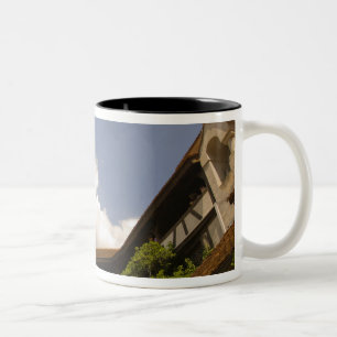 Schloss Bran aus dem 13. Jahrhundert (Draculas Sch Zweifarbige Tasse