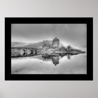 Schloss Eilean Donan in Schottland (Schwarz und We Poster