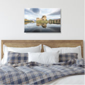 Schloss Eilean Donan mit Reflexion in Schottland Leinwanddruck (Insitu (Schlafzimmer))