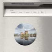 Schloss Eilean Donan mit Reflexion in Schottland Magnet (In Situ (Geschirrspüler))