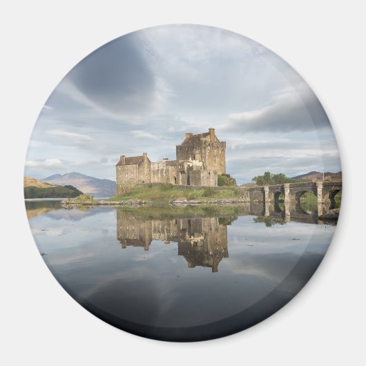 Schloss Eilean Donan mit Reflexion in Schottland Magnet (Vorne)