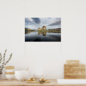 Schloss Eilean Donan mit Reflexion in Schottland Poster (Küche)