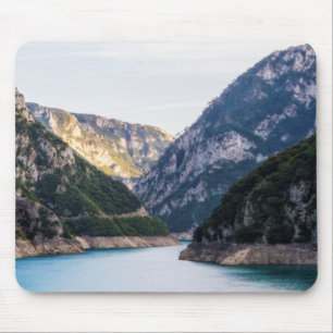 Schlucht des Flusses Piva im Norden Montenegros. Mousepad