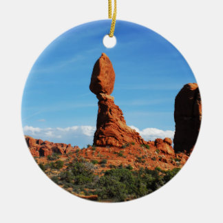 Schlucht landet ausgeglichenen Felsen Keramik Ornament