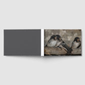 Schlucken Sie die Flechtlinge, die auf einem Zweig Gästebuch (Voll)