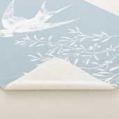 Schlucken von Vögeln, die über Olivenzweige fliege Sherpadecke (3/4)