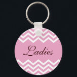 Schlüsselanhänger, elegant rosa, Toilette Schlüsselanhänger<br><div class="desc">Chic und elegant rosa Damen Zimmer (WC,  WC) Schlüsselanhänger mit rosa und weiß Zickzack oder Zickzack-Muster. Maßgeschneiderter brauner Text "Ladys"</div>