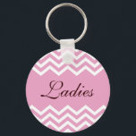 Schlüsselanhänger, elegant rosa, Toilette Schlüsselanhänger<br><div class="desc">Chic und elegant rosa Damen Zimmer (WC,  WC) Schlüsselanhänger mit rosa und weiß Zickzack oder Zickzack-Muster. Maßgeschneiderter brauner Text "Ladys"</div>