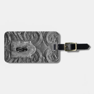 Schlüsselloch in der mittelalterlichen Metalltür Gepäckanhänger