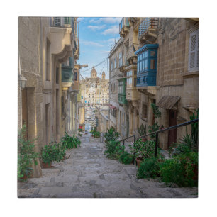 Schmale Steine Straße in Malta Fliese
