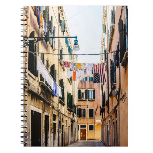 Schmale Straße in Venedig Notizblock